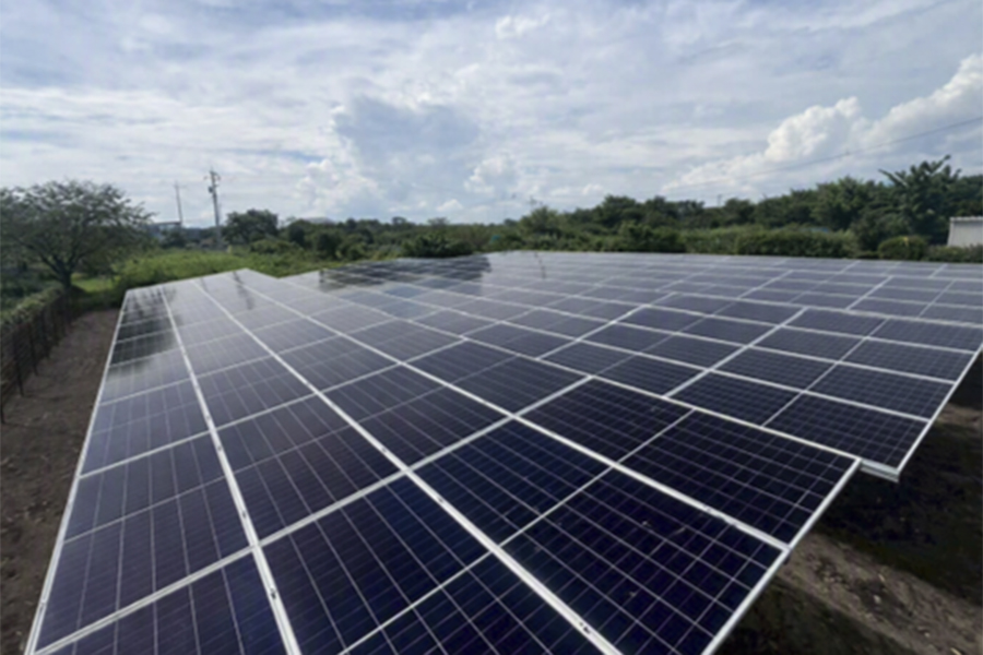 太陽光発電事業b 太陽光発電事業-ソーラーパネル
